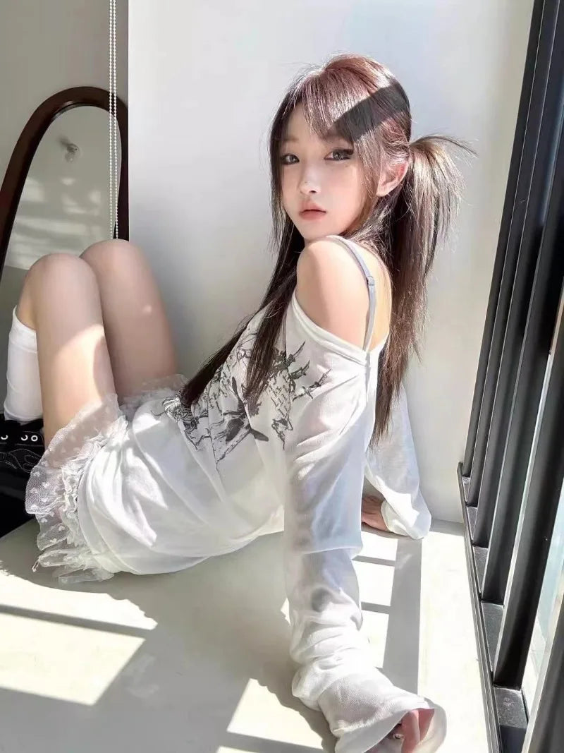 Shirts Graphic Tee Long Sleeve Loose T-shirt Slightly Transparent Thin T Shirt Y2K See Through Tops Women Korean Fashion 2024